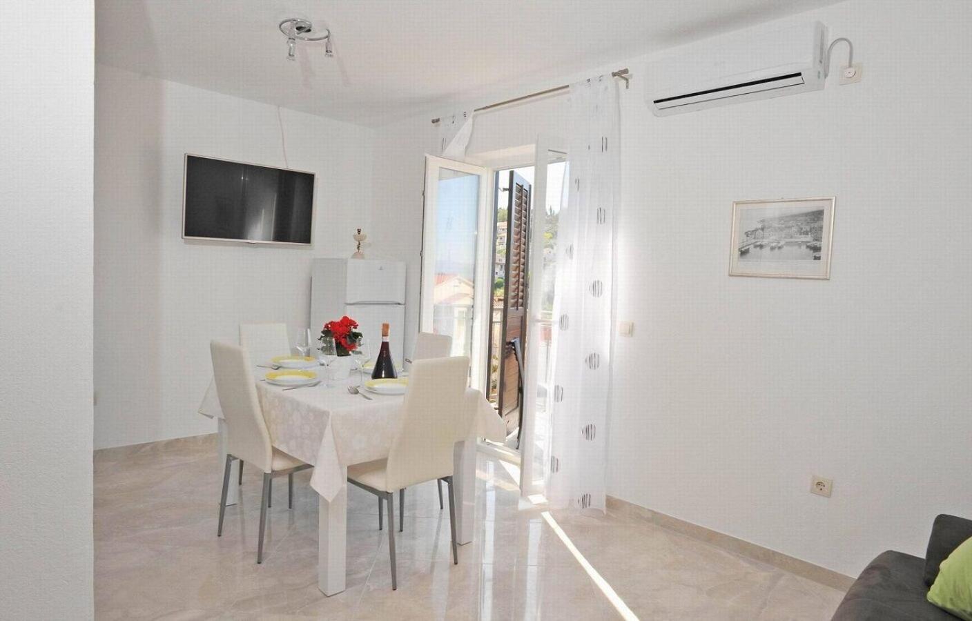 Apartment Mato Sutivan Bagian luar foto